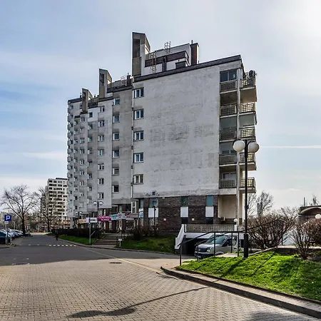 公寓 Goclaw Retreat With Balcony - River & Park Nearby - By Rentujemy 华沙