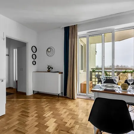 Goclaw Retreat With Balcony - River & Park Nearby - By Rentujemy *